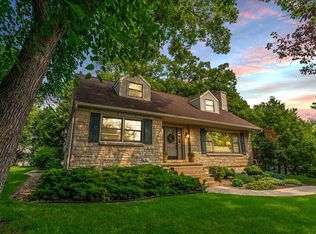 910 S Holt Cir, Madison, WI 53719