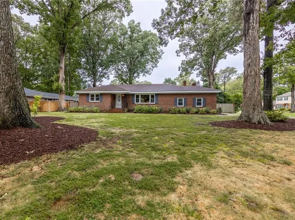 4613 Reynolds Dr, Virginia Beach, VA 23455