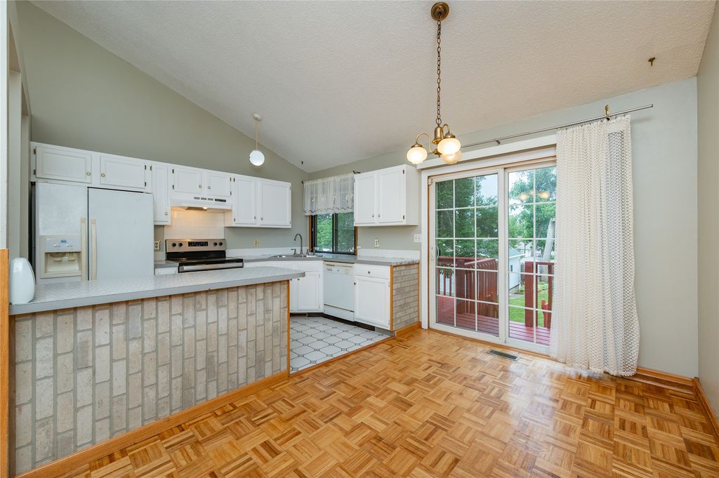 2312 60th St, Des Moines, IA - View 6