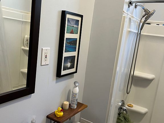 5th image of 3423 N Hoyne Ave APT 3