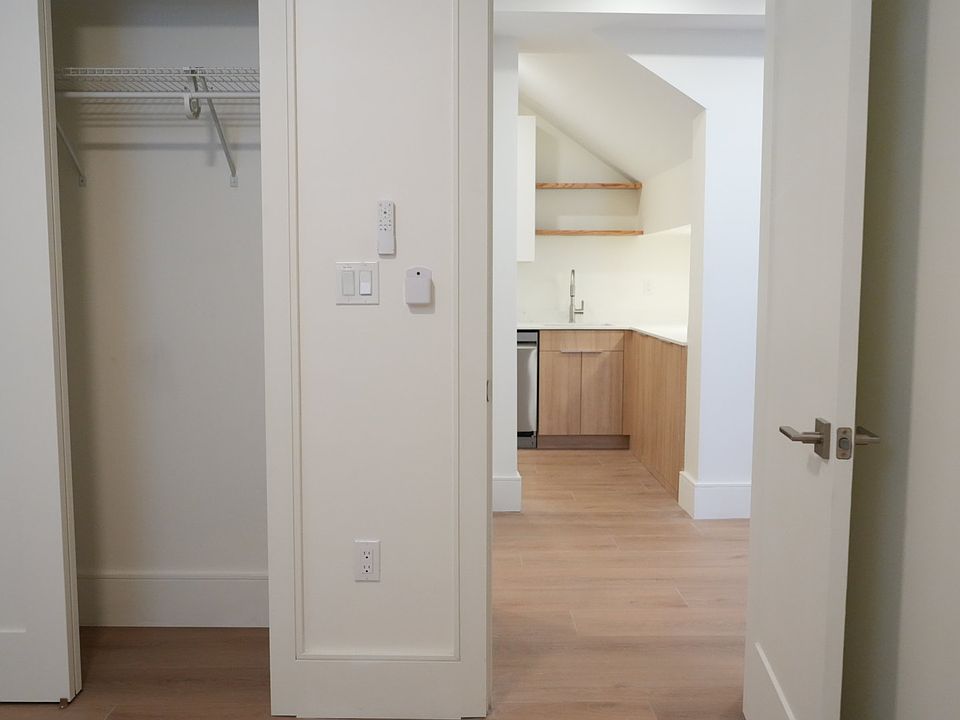 2nd image of 1081 Commonwealth Ave #1