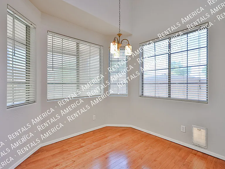 9710 S 45th Ave — Photo 15