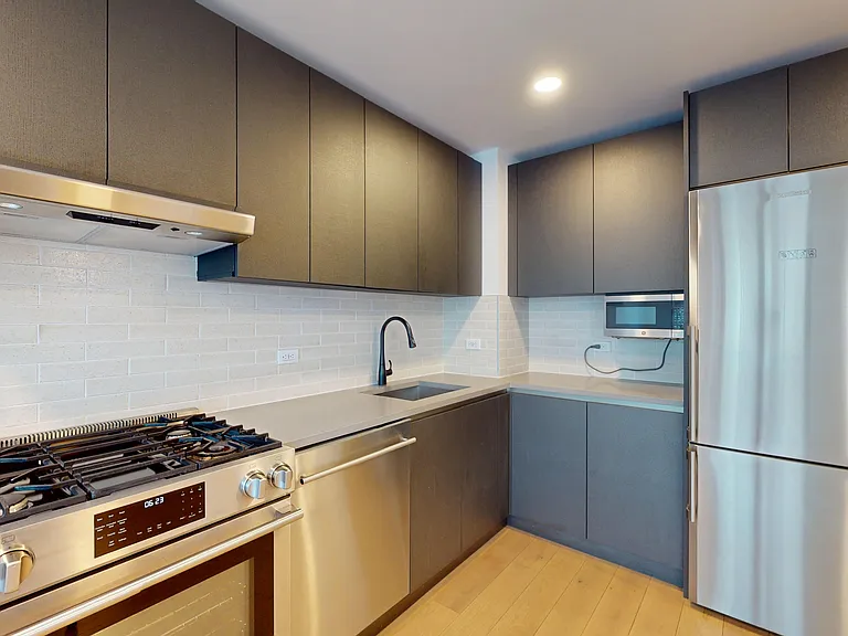 144-74 Northern Blvd #5L — Photo 6