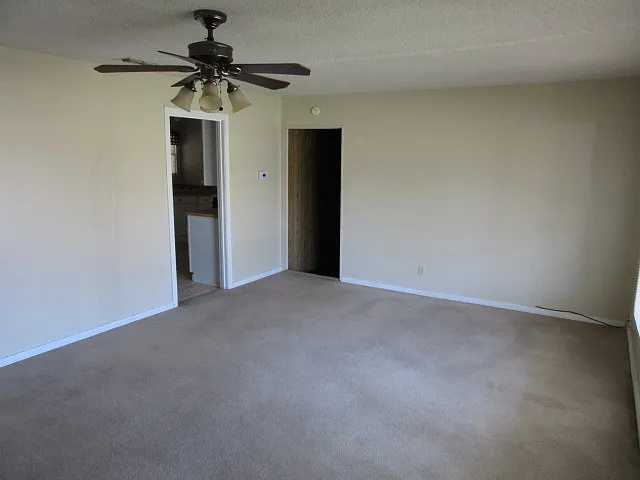 609 S 22nd St — Photo 3