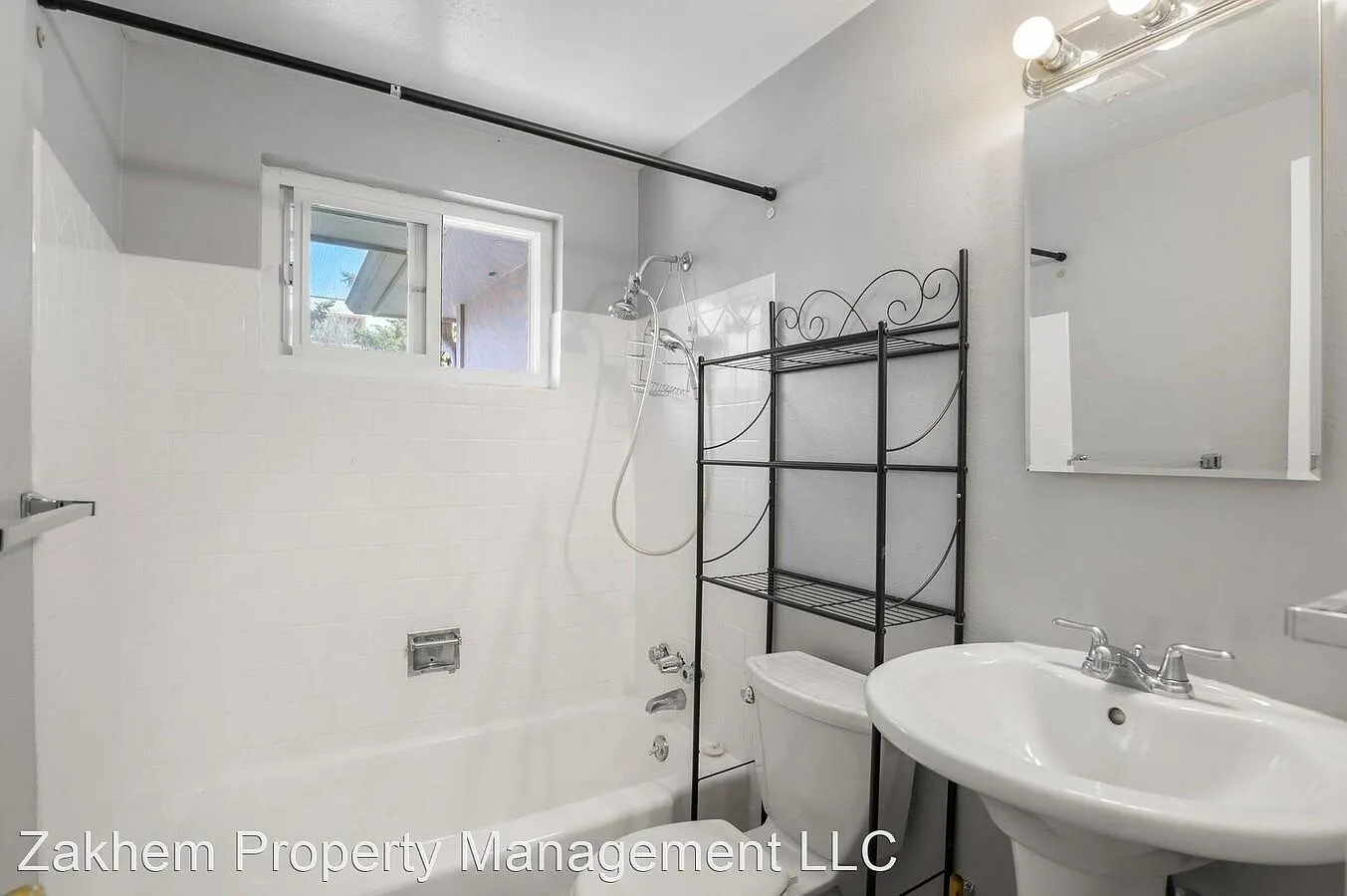2 bed, 880 sqft, $1,600 — Photo 4
