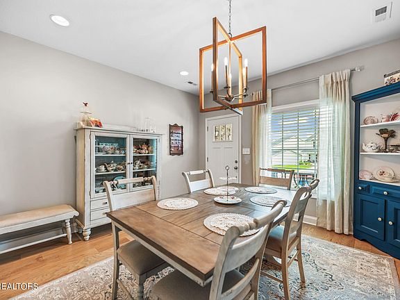 3rd image of 6705 Padgette Hill Ln