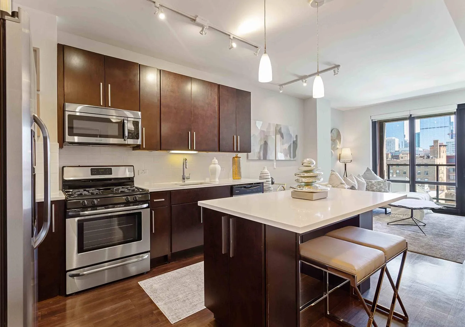 1 bed, 755 sqft, $3,000 — Photo 1