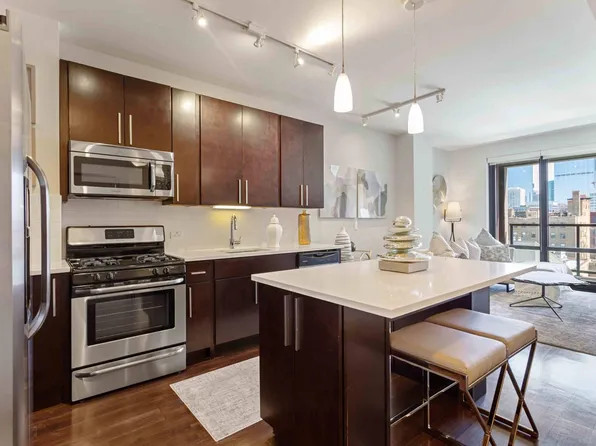 126 N Sangamon St, Chicago, IL