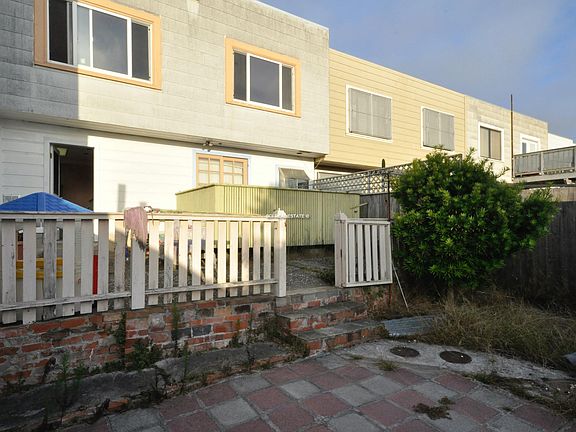 3rd image of 2167 34th Ave #1