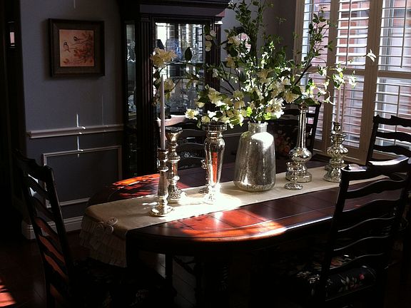 2nd image of 4661 Peabody Pl
