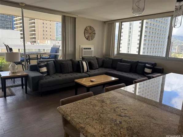 2500 Kalakaua Ave APT 1803, Honolulu, HI 96815