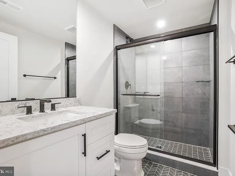 12321 Potomac Hunt Rd — Photo 58