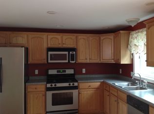 63 Overlook Cir, Hudson, NH 03051