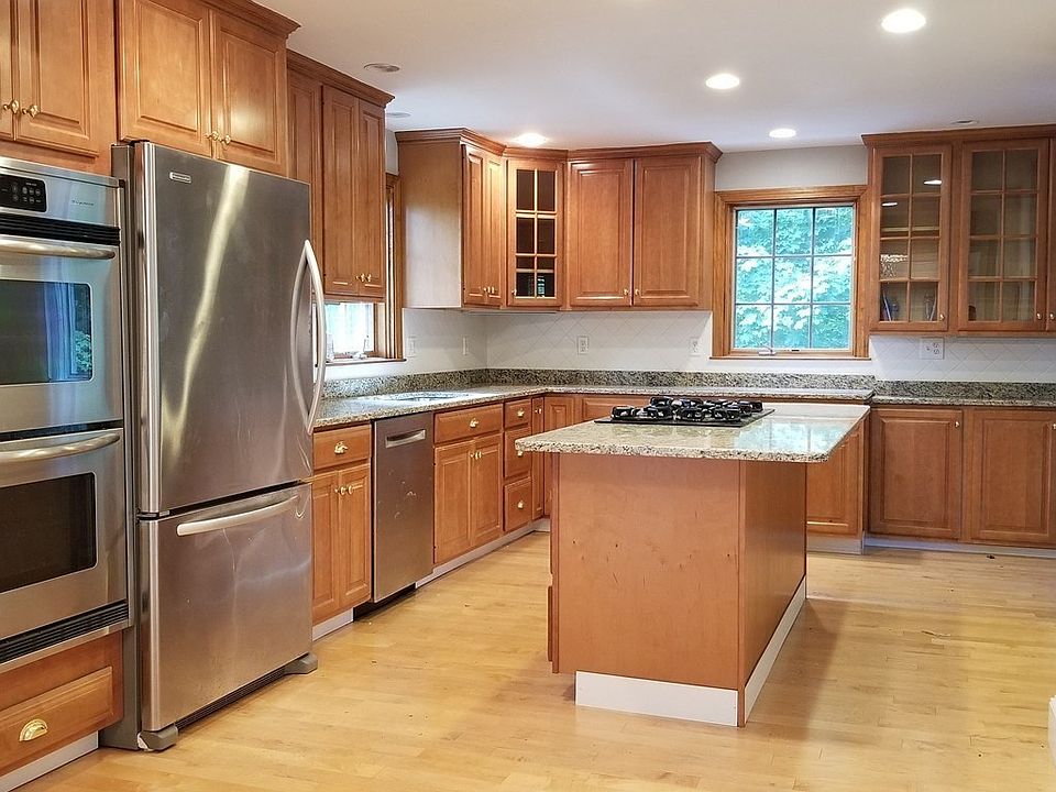 1st image of 15 Dewey Ave Unit 15