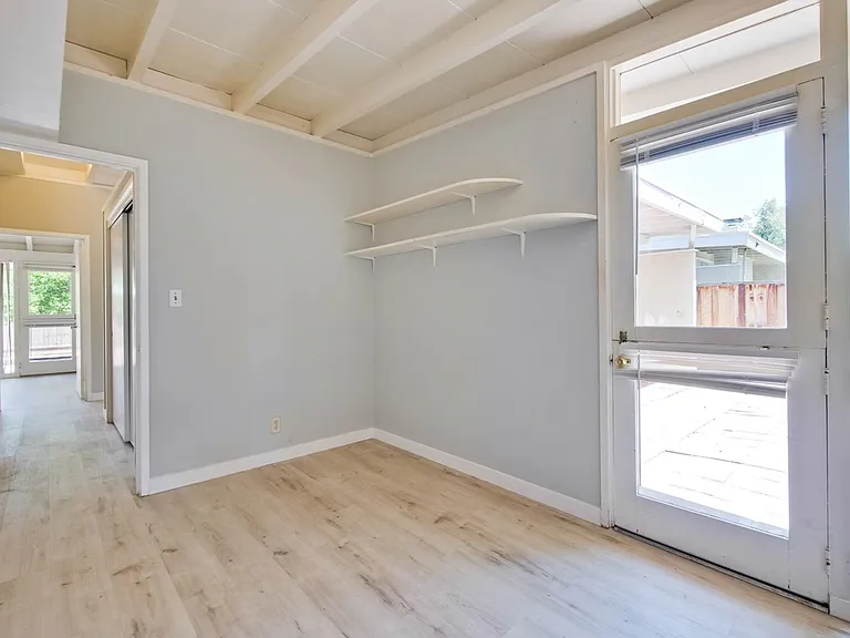 3049 Harding Ave — Photo 34