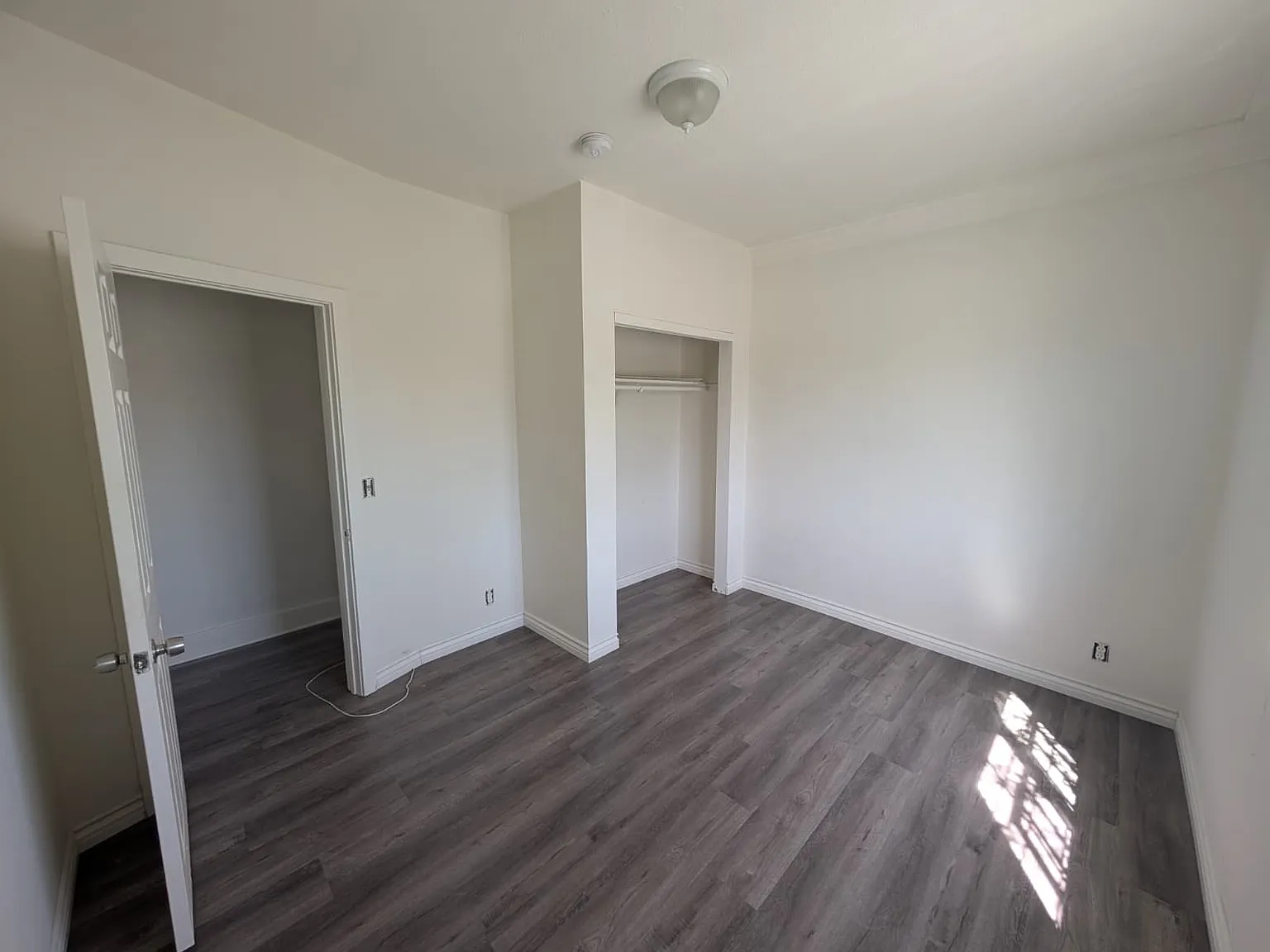 3 bed, 1200 sqft, $2,450 — Photo 2