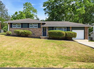 1239 Fort Dr, Hanahan, SC 29410