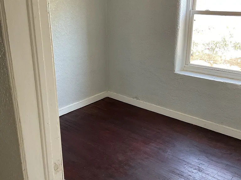 3910 La Luz Ave — Photo 14