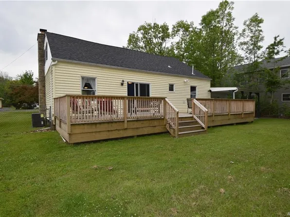 9122 Iroquois St, Angola, NY 14006