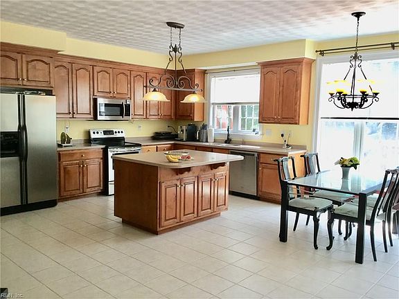 5th image of 201 Leicester Ct