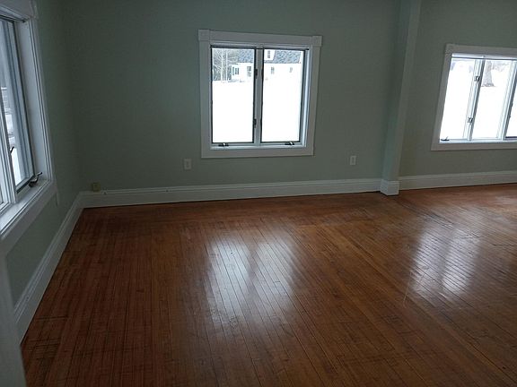 2nd image of 505 Sunnyside Dr