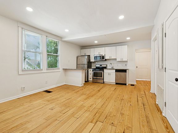 3rd image of 2505 Peniston St APT A
