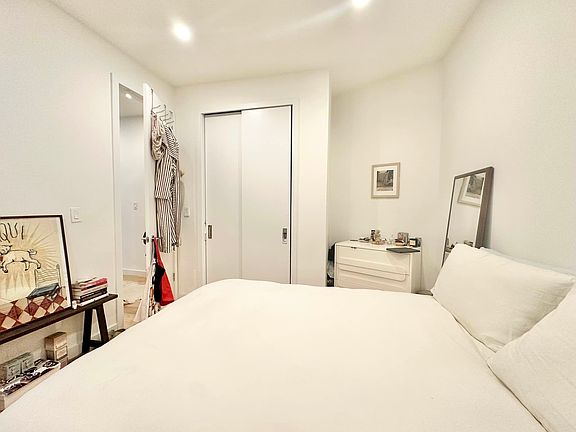 3rd image of 228 W 18th St APT 23