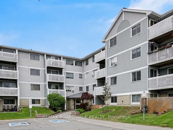214 Viewmount Dr #412, Ottawa, ON K2E 7X3