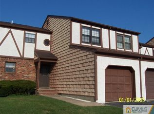24 Wellington Ct, Sayreville, NJ