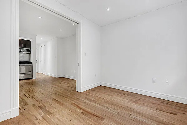 Rented by Cooper & Cooper Real Estate | media 31