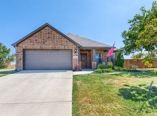 545 Carol St, Pilot Point, TX 76258