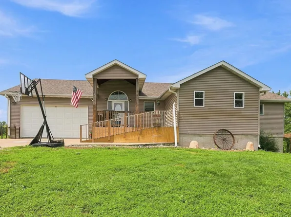 303 B St SW, Melcher Dallas, IA 50163