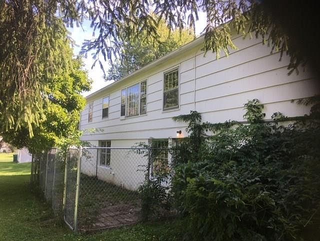 2nd image of 134 Castle Rd