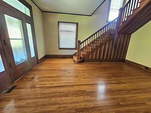 6th image of 156 Claude Ln