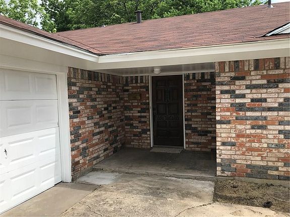 2nd image of 8916 Mahan Dr