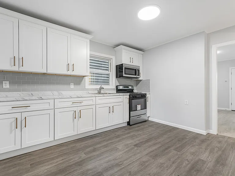 Kitchen(Refrigerator) included but not shown in picture