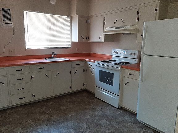 3rd image of 501 S Fairmont Ave APT 9