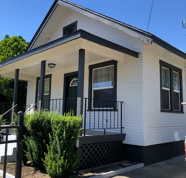 424 W Chestnut St — Photo 1
