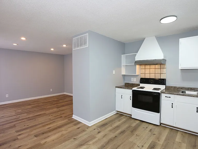 753 N Arnolda Ave — Photo 3
