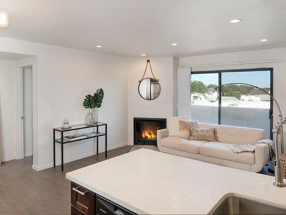 4th image of 3756 Sawtelle Blvd #305