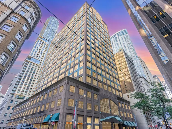 7 King St E #2105, Toronto, ON M5C 3C5