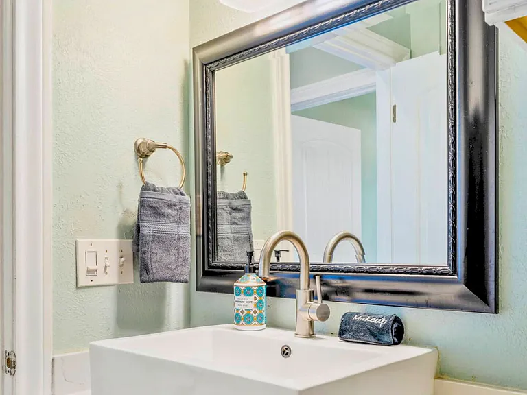 986 Bahama Dr — Photo 24