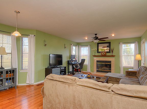 4th image of 2107 Glasgow Ct #0