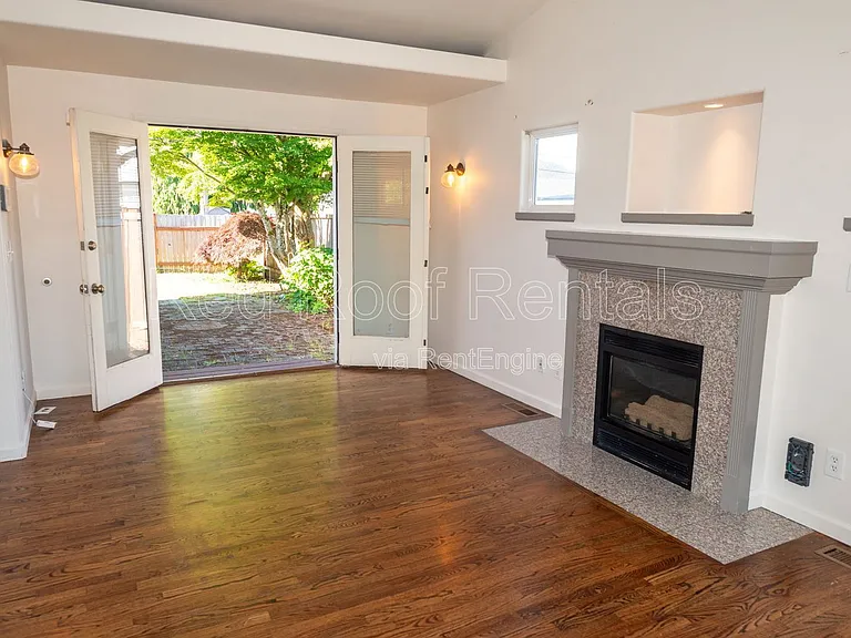 4840 N 8th St — Photo 35