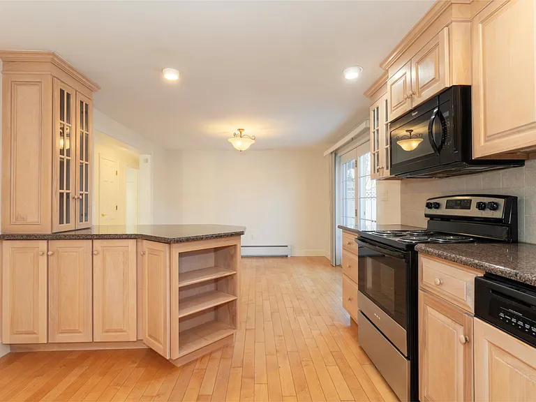 50 Laurel Cir — Photo 8