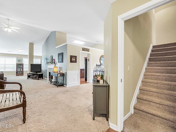 3rd image of 537 Vickers Ln