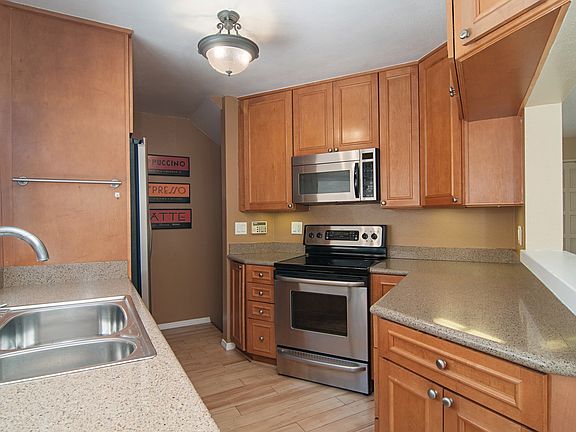 2nd image of 8316 Via Sonoma Unit 122