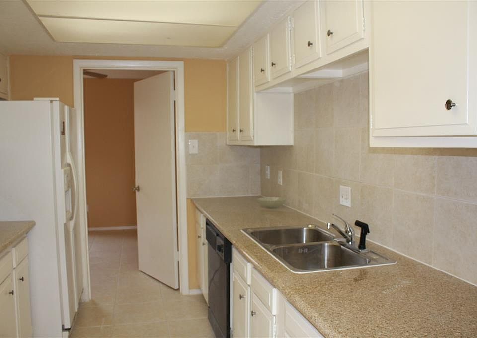 1st image of 13038 Clarewood Dr