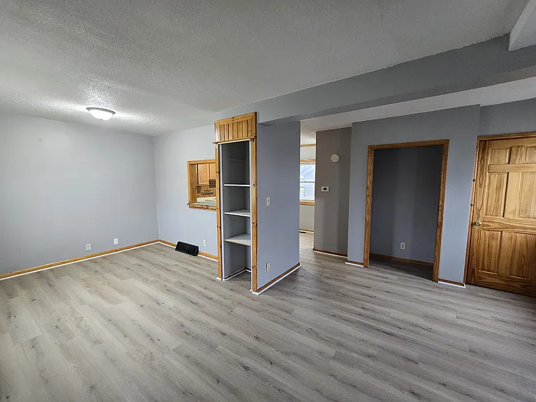 301 Rath St — Photo 2