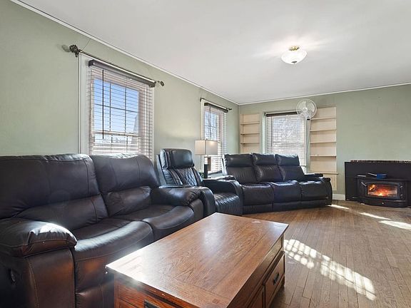 2nd image of 1709 White Bear Ave N
